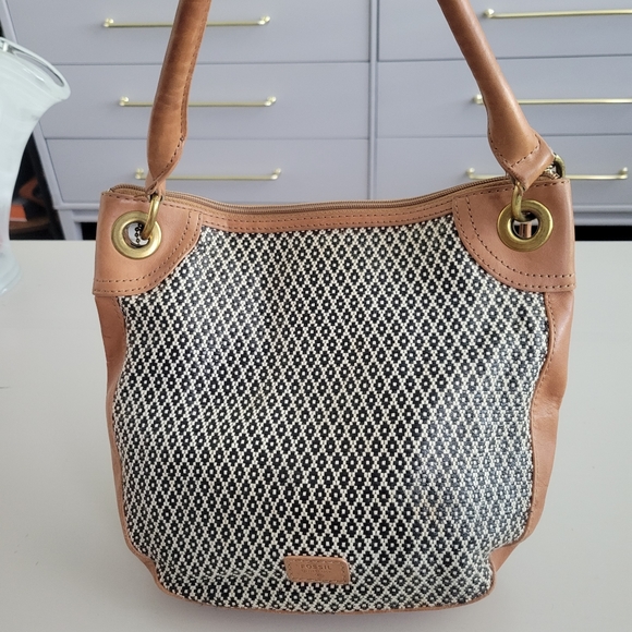 Fossil Karli Hobo Bag - Picture 2 of 15